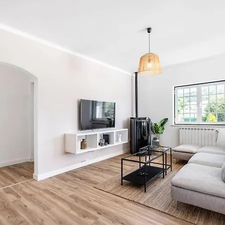 Villa Coral - Private Large Pool & Garden