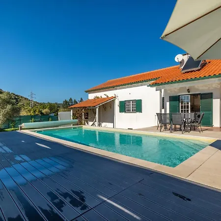 Coral - Private Large Pool & Garden