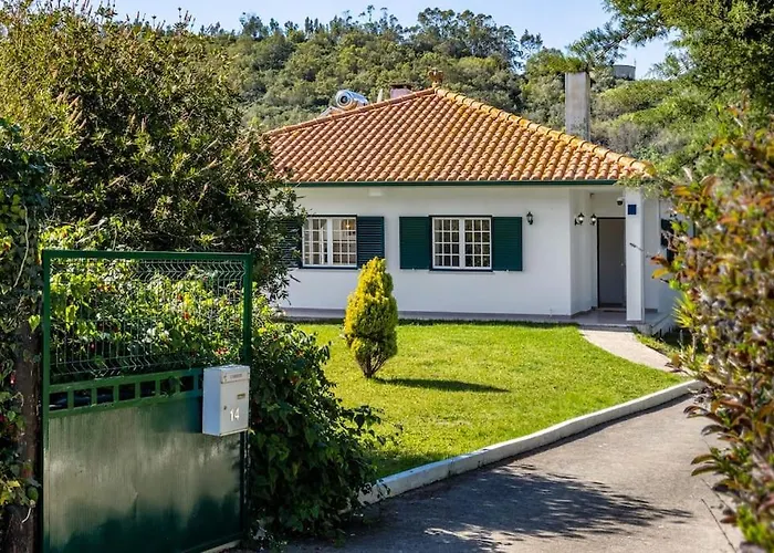 Coral - Private Large Pool & Garden * Famalicão