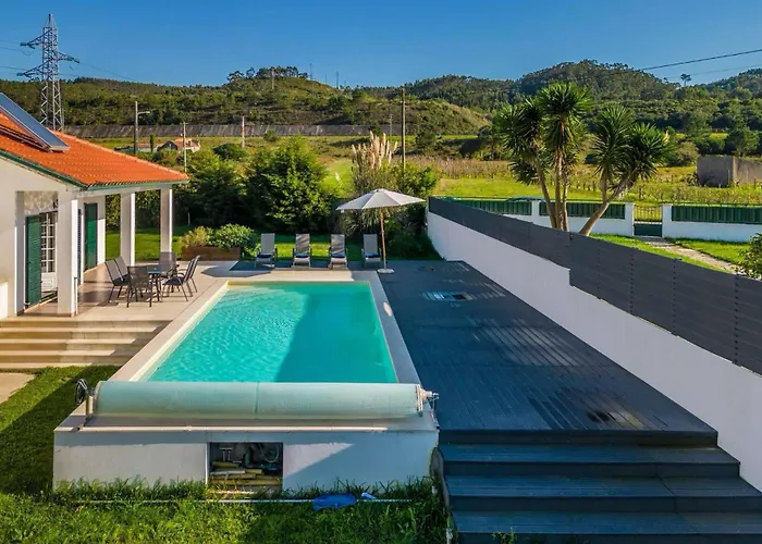 Villa Coral - Private Large Pool & Garden Famalicão