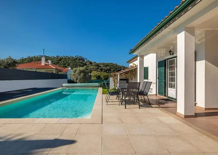 Coral - Private Large Pool & Garden *