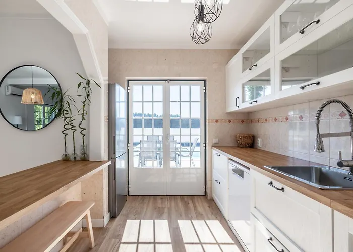 Villa Coral - Private Large Pool & Garden *